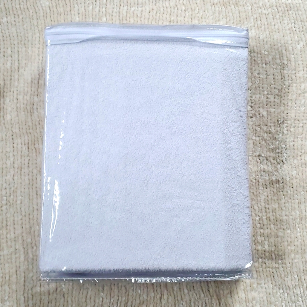 Queen mattress protector